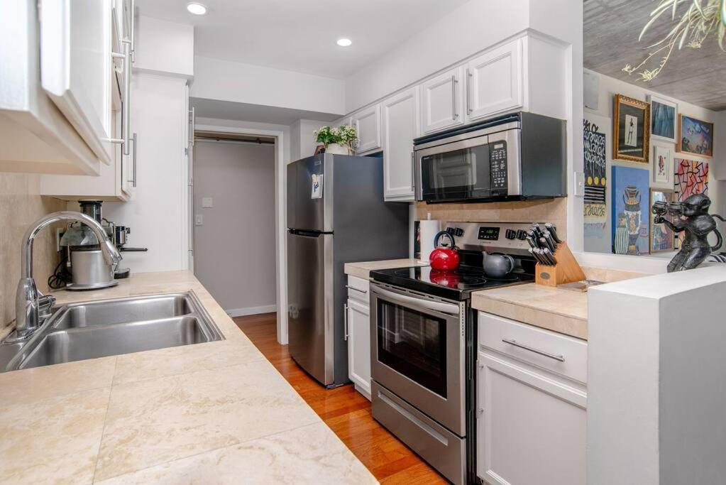 Apartamento The Sunset Blvd Luxury High-rise, 180 City Views *