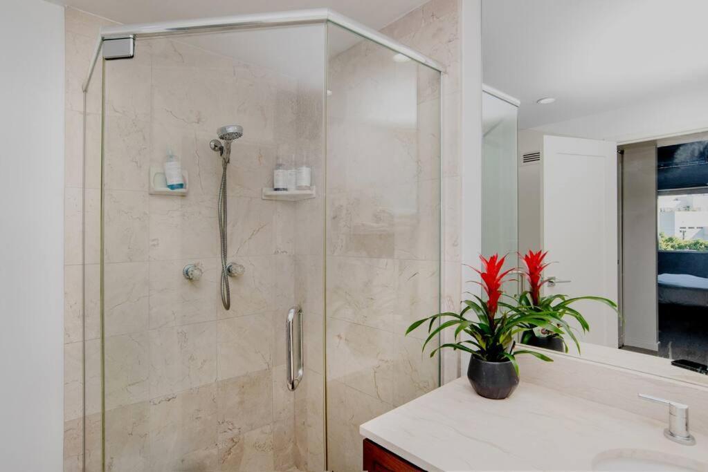 The Sunset Blvd Luxury High-rise, 180 City Views Apartamento